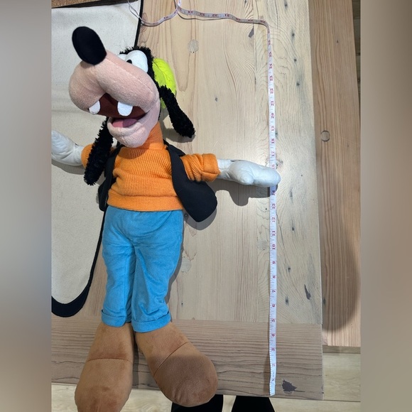 Like new -Disney Parks Goofy Plush Toy 20" Walt Disney Stuffed Animal - Picture 5 of 5